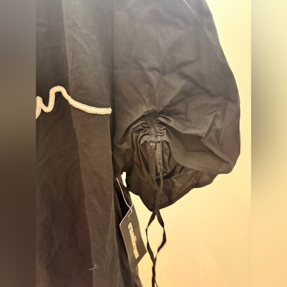 Karl Lagerfeld Black Top with White Bonjour Script - Picture 6 of 7